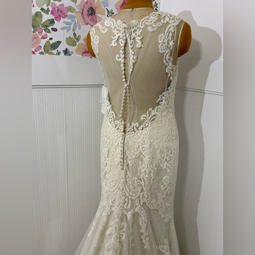 David Tutera for Mon Cheri "Afina" Wedding Dress - Size 12 - Ivory/Gold - Picture 8 of 11
